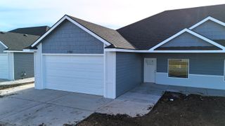 1152 Vista Sur Dr, Salina, KS 67401