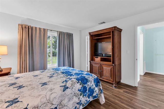 8391 PICKWICK ROAD, North Port, FL 34287