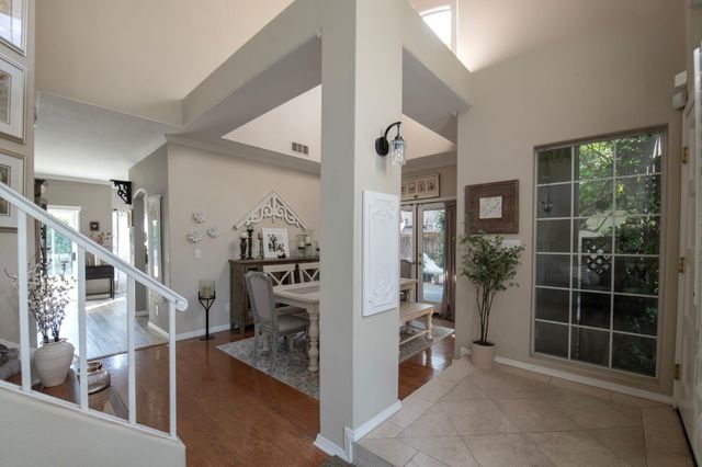1292 E Le Parc Drive, Fresno, CA 93720