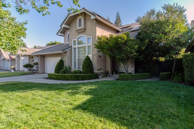 1292 E Le Parc Drive, Fresno, CA 93720