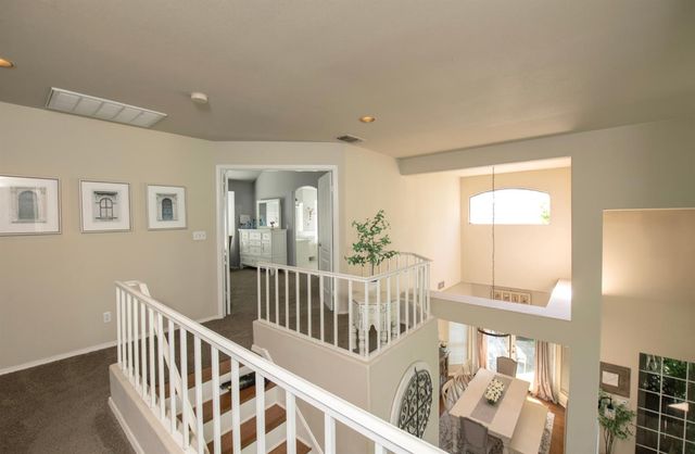 1292 E Le Parc Drive, Fresno, CA 93720