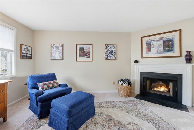 202 Torrey Ln Ext 202, Holden, MA 01520