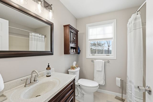 202 Torrey Ln Ext 202, Holden, MA 01520