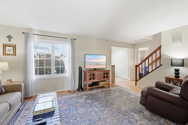 202 Torrey Ln Ext 202, Holden, MA 01520