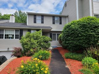 202 Torrey Ln Ext 202, Holden, MA 01520