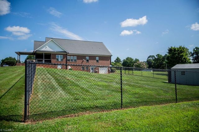 4105-4 Double B Trail, Hamptonville, NC 27020