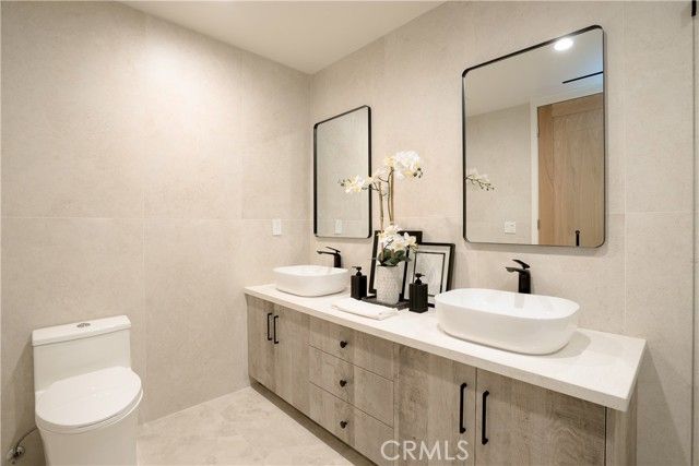 100 S Doheny Drive PH05, Los Angeles, CA 90048