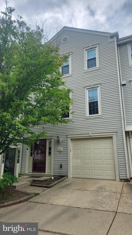 23 S FLOYD ST, Alexandria, VA 22304