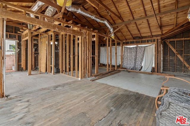 7439 Mason Avenue, Winnetka, CA 91306