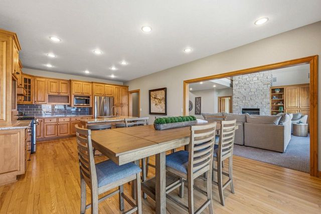 6121 SANDY, Luxemburg, WI 54217