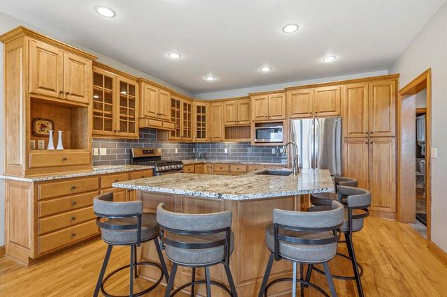 6121 SANDY, Luxemburg, WI 54217