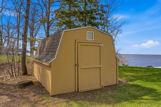 6121 SANDY, Luxemburg, WI 54217
