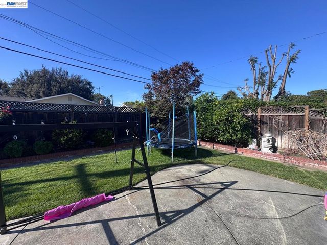 2683 Parkside Dr, Fremont, CA 94536