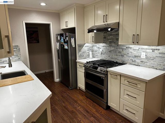 2683 Parkside Dr, Fremont, CA 94536