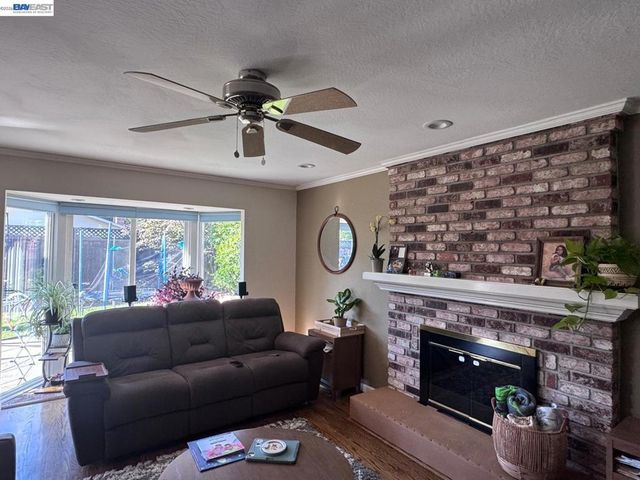 2683 Parkside Dr, Fremont, CA 94536