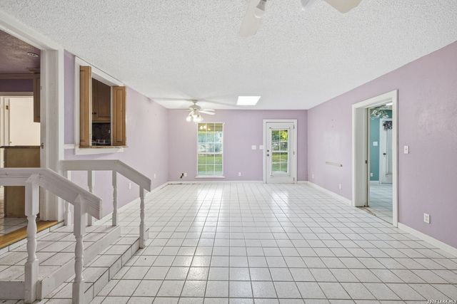 13285 ANTONIO DR, Helotes, TX 78023