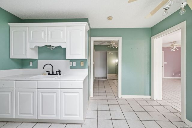 13285 ANTONIO DR, Helotes, TX 78023