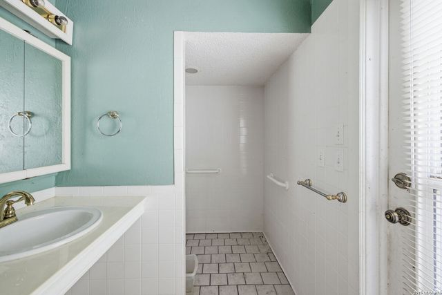 13285 ANTONIO DR, Helotes, TX 78023