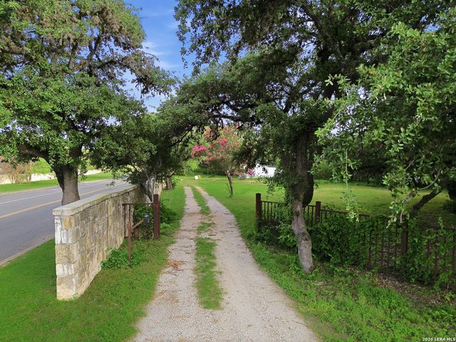 13285 ANTONIO DR, Helotes, TX 78023
