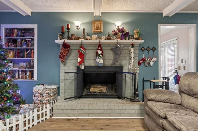 685 Churchill DR, Virginia Beach, VA 23464