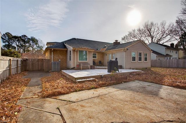 685 Churchill DR, Virginia Beach, VA 23464