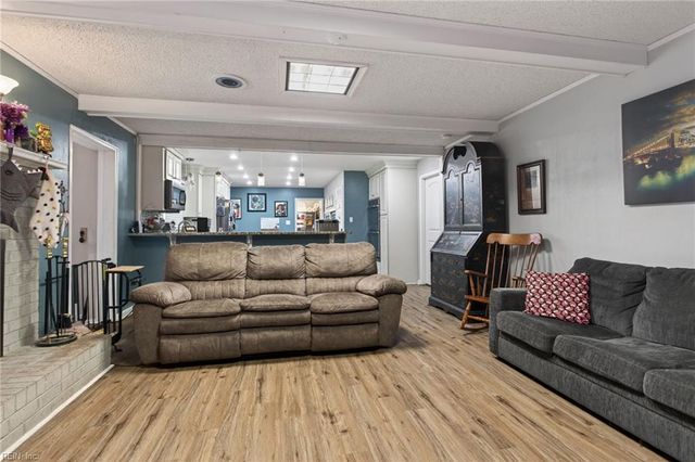 685 Churchill DR, Virginia Beach, VA 23464