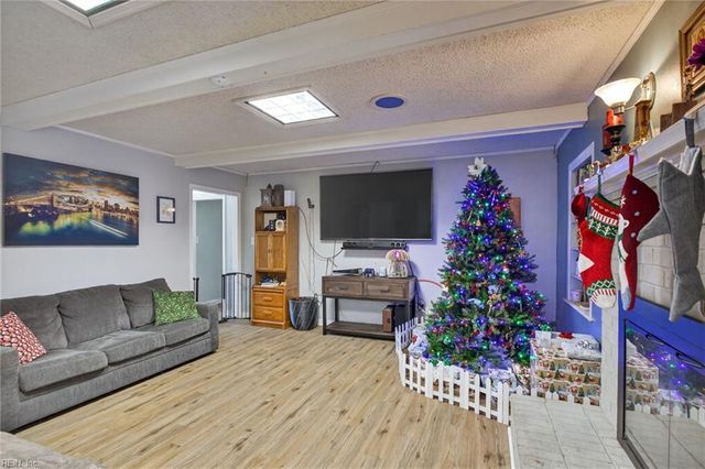 685 Churchill DR, Virginia Beach, VA 23464