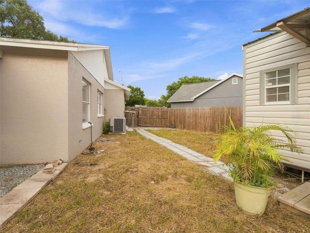 1018 PEACHWOOD DRIVE, Brandon, FL 33510