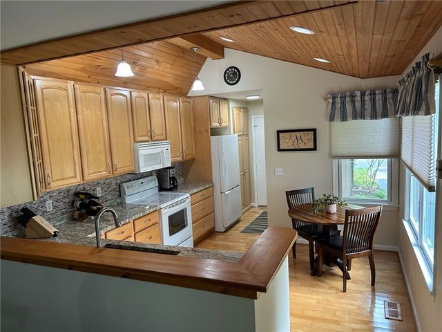 14 Andrews Way, South Bristol, NY 14424