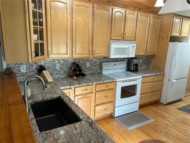 14 Andrews Way, South Bristol, NY 14424