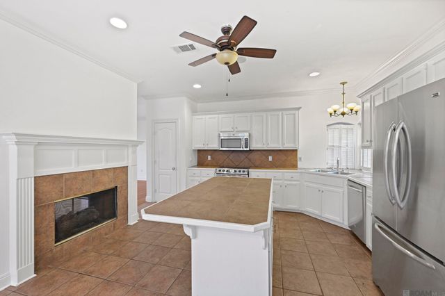 10740 Hillwood Ave, Baton Rouge, LA 70810