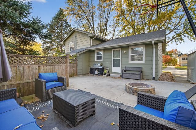 1014 Casady Drive, Norwalk, IA 50211