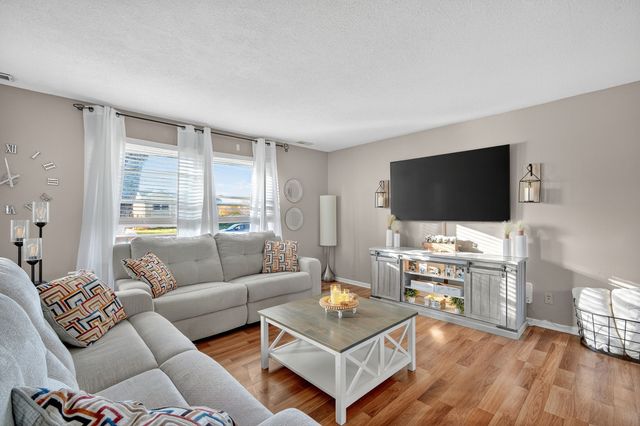 1014 Casady Drive, Norwalk, IA 50211