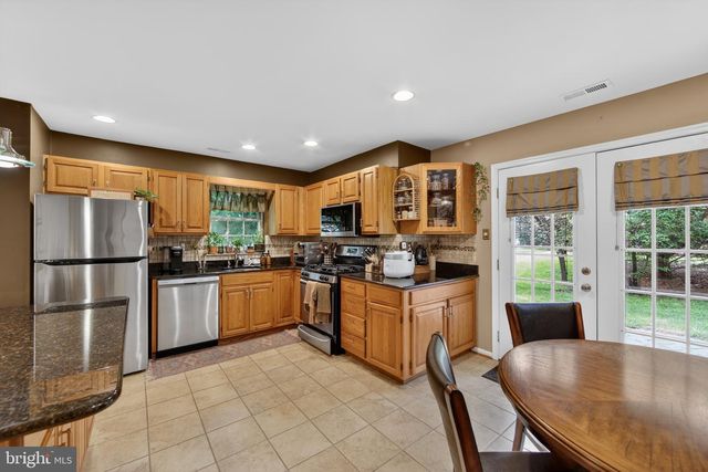46 RAMPART DR, Chesterbrook, PA 19087