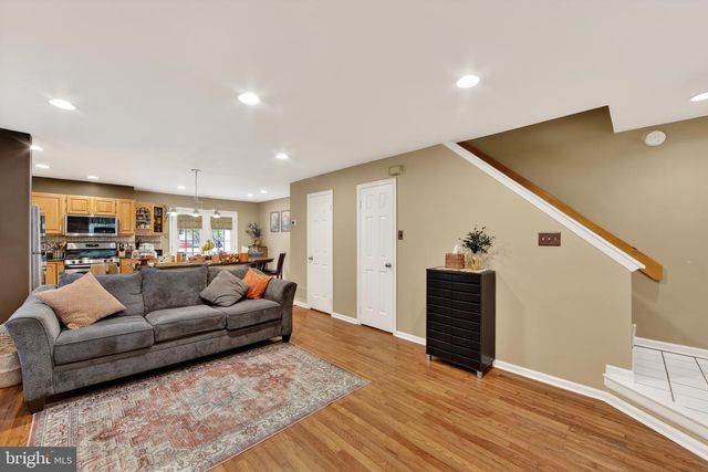 46 RAMPART DR, Chesterbrook, PA 19087