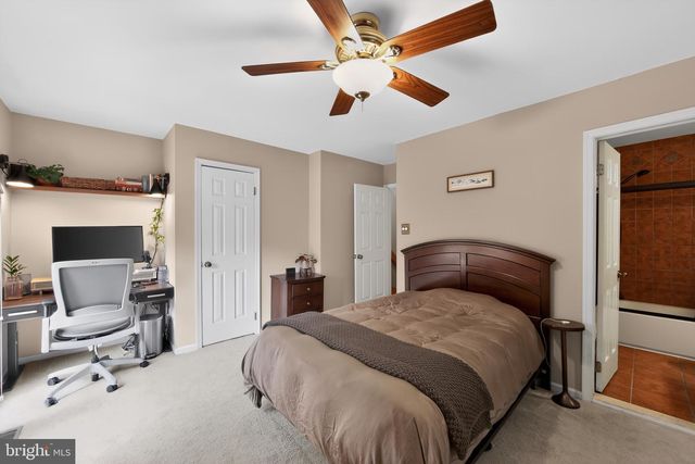 46 RAMPART DR, Chesterbrook, PA 19087