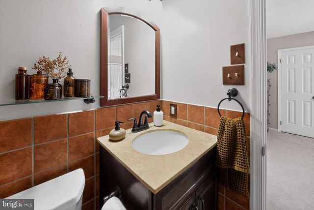 46 RAMPART DR, Chesterbrook, PA 19087