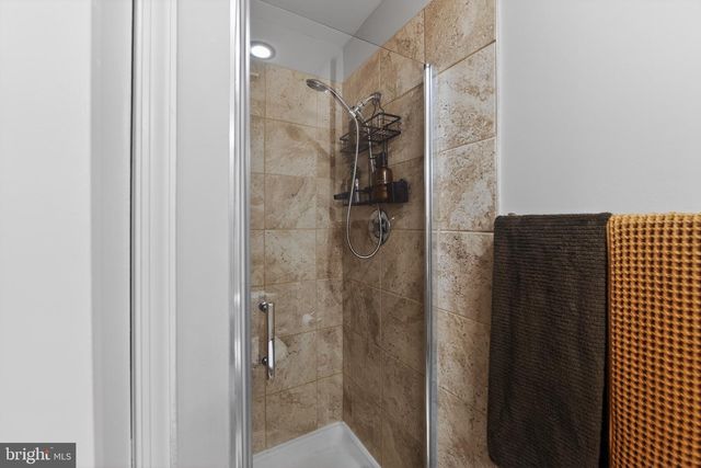 46 RAMPART DR, Chesterbrook, PA 19087