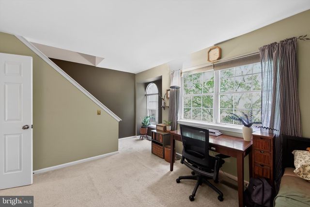 46 RAMPART DR, Chesterbrook, PA 19087