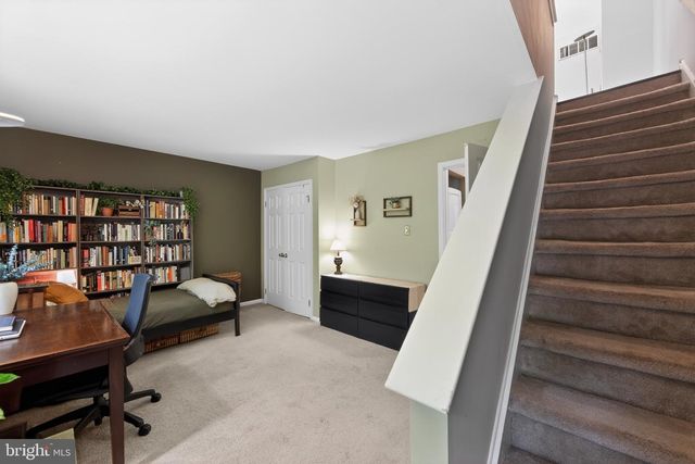 46 RAMPART DR, Chesterbrook, PA 19087