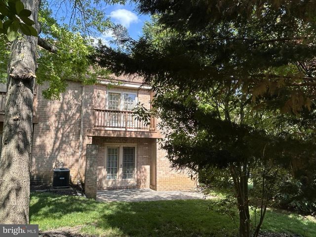 46 RAMPART DR, Chesterbrook, PA 19087