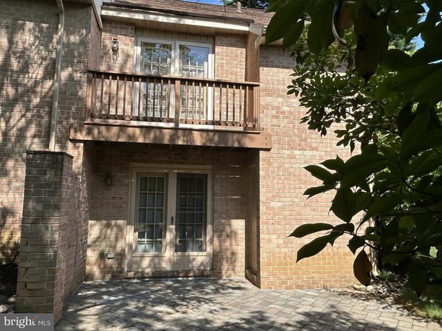 46 RAMPART DR, Chesterbrook, PA 19087