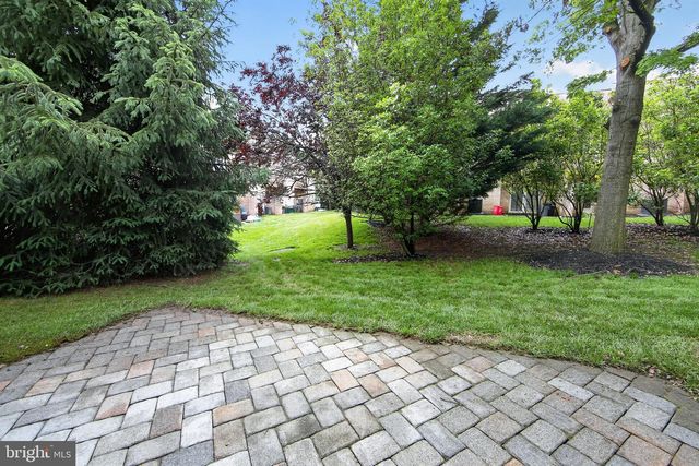 46 RAMPART DR, Chesterbrook, PA 19087