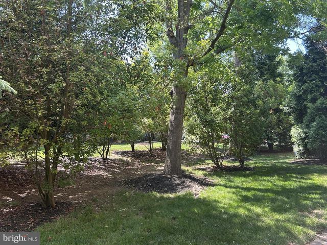 46 RAMPART DR, Chesterbrook, PA 19087