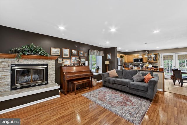 46 RAMPART DR, Chesterbrook, PA 19087