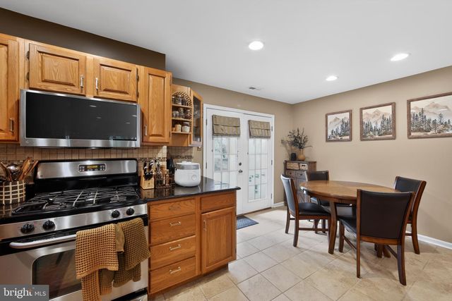 46 RAMPART DR, Chesterbrook, PA 19087