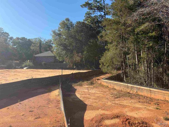 5216 Crystal Creek Dr, Pace, FL 32571