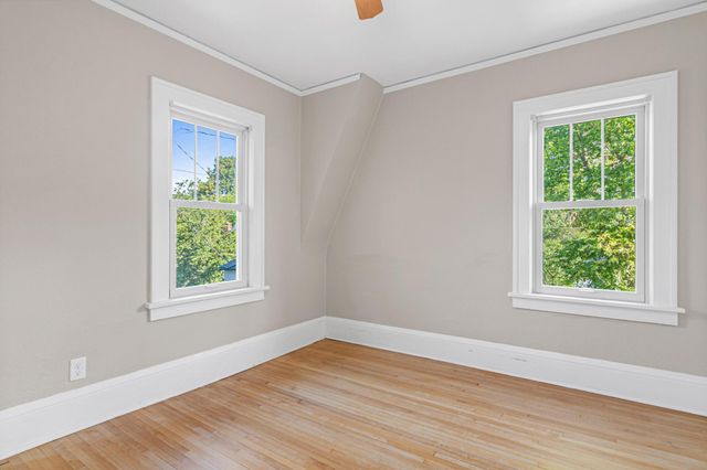 902 Hunt Place, Saint Paul, MN 55114
