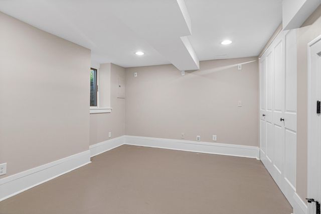 902 Hunt Place, Saint Paul, MN 55114