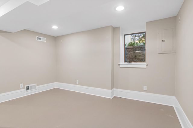 902 Hunt Place, Saint Paul, MN 55114